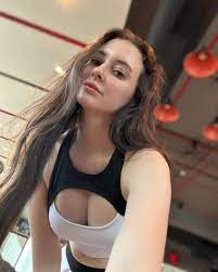 Ön sevişmesi uzun manken escort