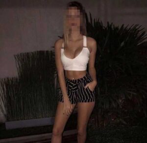 Cam Fantezisi Seven Genç Çıtır Escort
