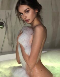 Ateşli Elit Sarışın Escort